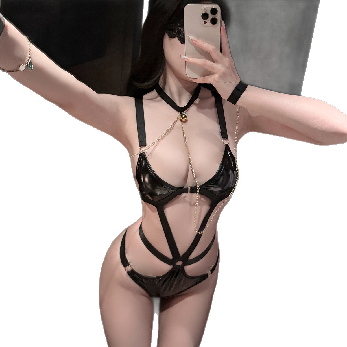 Erotic lingerie, SM gear for women, sexy binding accessories, ‘queen’ style outfits, hot leather jackets, cosplay uniforms, alluring maid costumes.