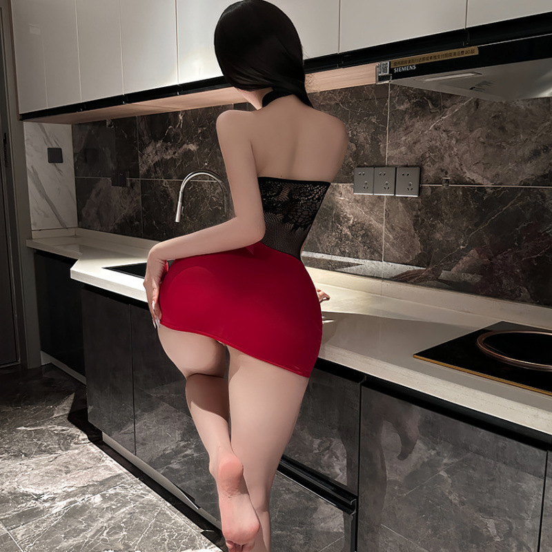 Internet celebrity nightclubs, sexy underwear in a pure and innocent style, alluring and provocative outfits, body-hugging skirts, sexy pajamas, roles related to abstinent secretaries – all of these are part of it.